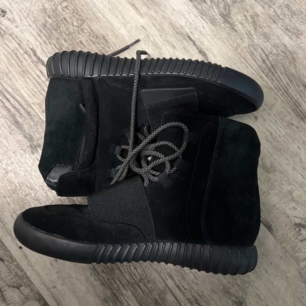 Yeezy Boost 750 Black
